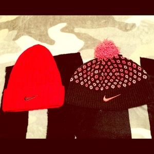 ‼️BOGO 🆓‼️ ☑️ Women’s Nike Beanie Lot ☑️